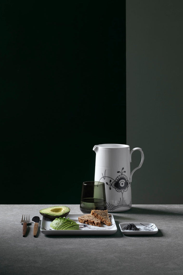 Royal Copenhagen Sort Mega riflet kande - 1,5 L. - Bahne